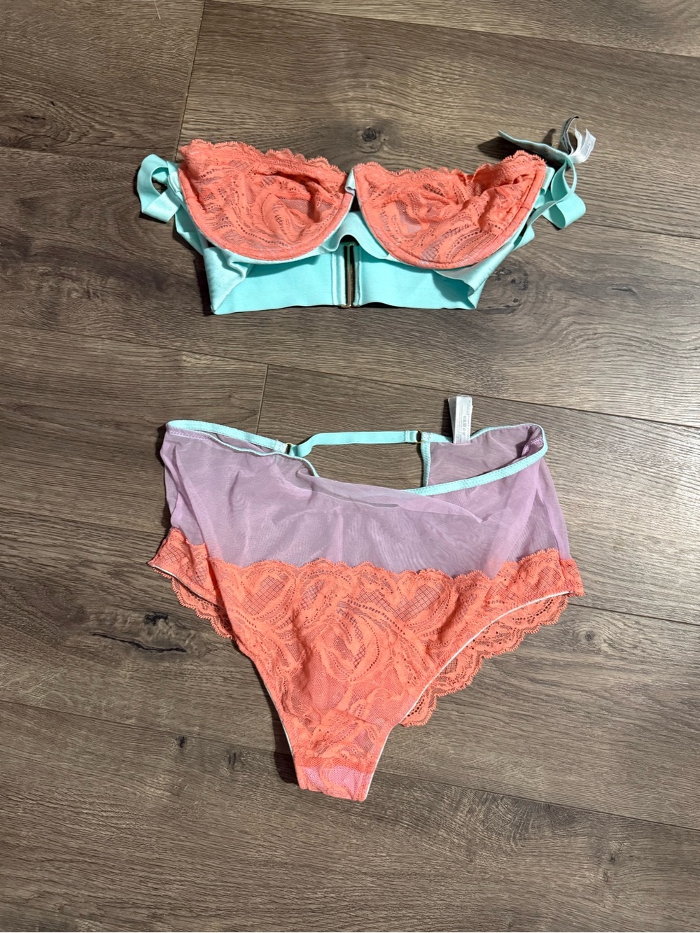 Dora Larsen Erin strapless bra and matching bottoms set